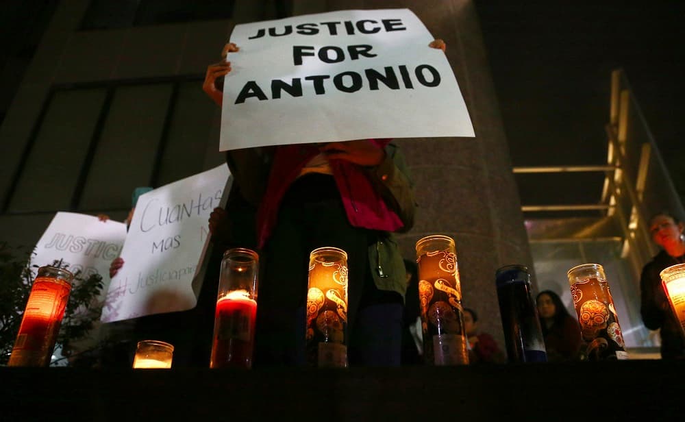 El nombre del oficial que disparó no ha sido revelado oficialmente, ni el del joven. Sin embargo, su familia públicamente han dicho que se trata de Antonio Arce y han exigido justicia por su muerte.