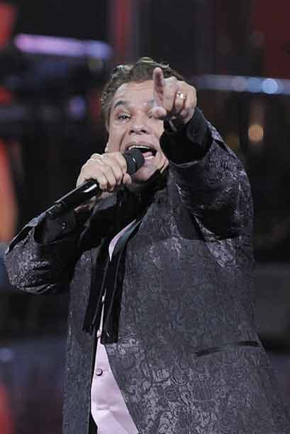 <a href="http://www.univision.com/musica/muere-el-cantante-y-compositor-mexicano-juan-gabriel"><b>Juan Gabriel murió el 28 de agosto del 2016</b></a>. Los detalles de su última voluntad se dieron a conocer en abril del 2017. 'El divo de Juárez' dejó como heredero universal a Iván Gabriel Aguilera Salas, su primer hijo, quien nació del vientre de Laura Salas, su amiga y hermana de Jesús Salas, mánager y mano derecha del intérprete.