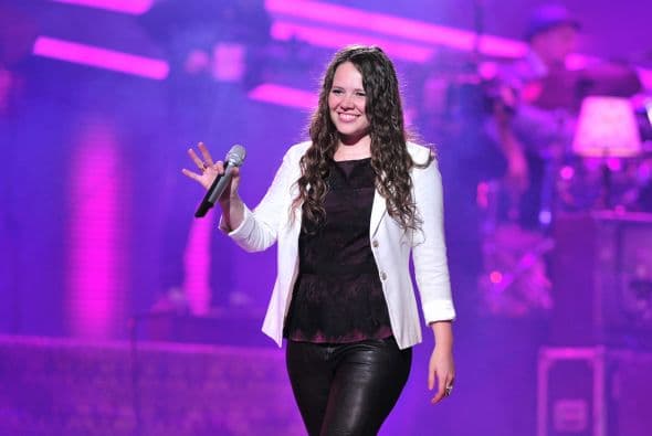 2. En la lista de mujeres ganadoras se encuentra la cantante Joy.