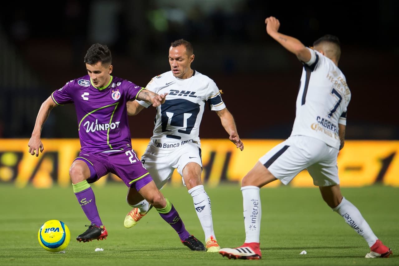 Los Pumas se mostraron sorprendidos y tardaron en reaccionar ante el planteamiento del rival. La mayor parte de las emociones del encuentro llegaron en la primera mitad.