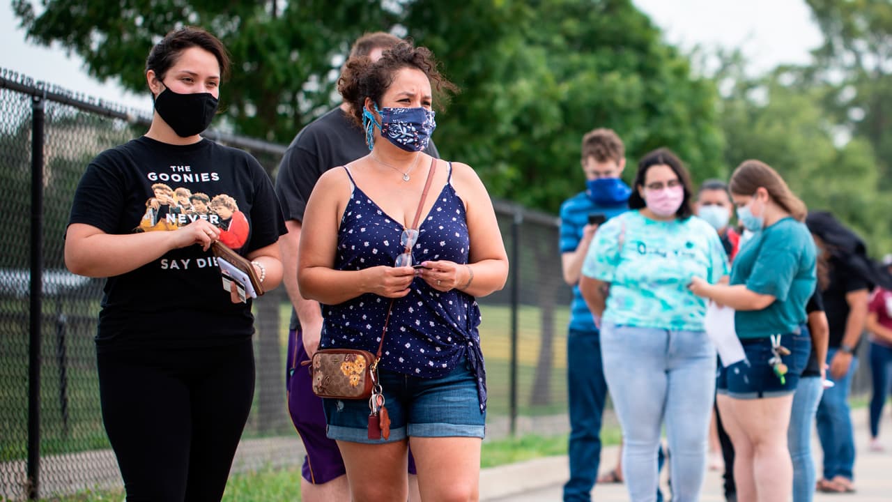 Si tienes preguntas sobre el coronavirus puedes llamar en EEUU al
<b>1-888-364-3065</b>. Si te encuentras en algún otro país, acude a fuentes oficiales y gubernamentales para obtener más información y los datos de centros de ayuda. También
<b><a href="https://www.univision.com/temas/coronavirus" target="_blank">puedes seguir aquí</a></b> la cobertura de Univision con lo último sobre esta emergencia.