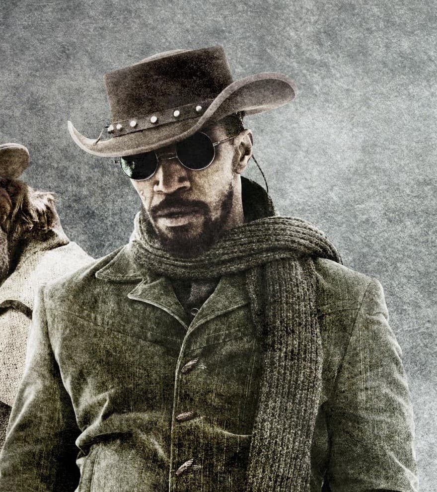 <b>‘Django Unchained’</b>
<br>En ‘Django’ hay un error que probablemente no notaste. A lo largo de diversas escenas podemos ver al personaje de Jamie Foxx usando lentes de sol. Sin embargo, la película se sitúa en 1858, mientras que las gafas de sol se popularizaron hasta comienzos del siglo XX. ¿Era Django un adelantado a su época?