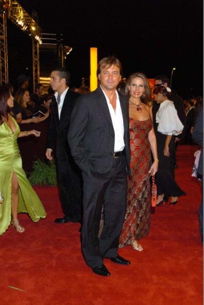 Por la alfombra de Premio Lo Nuestro también desfilaron en 2006 René Strickler y su entonces esposa Patricia Rangél, de quien se separó en 2009.