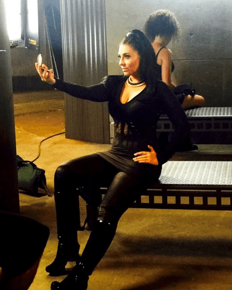 Dicho material alcanzó más de 5 millones de copias en ventas.