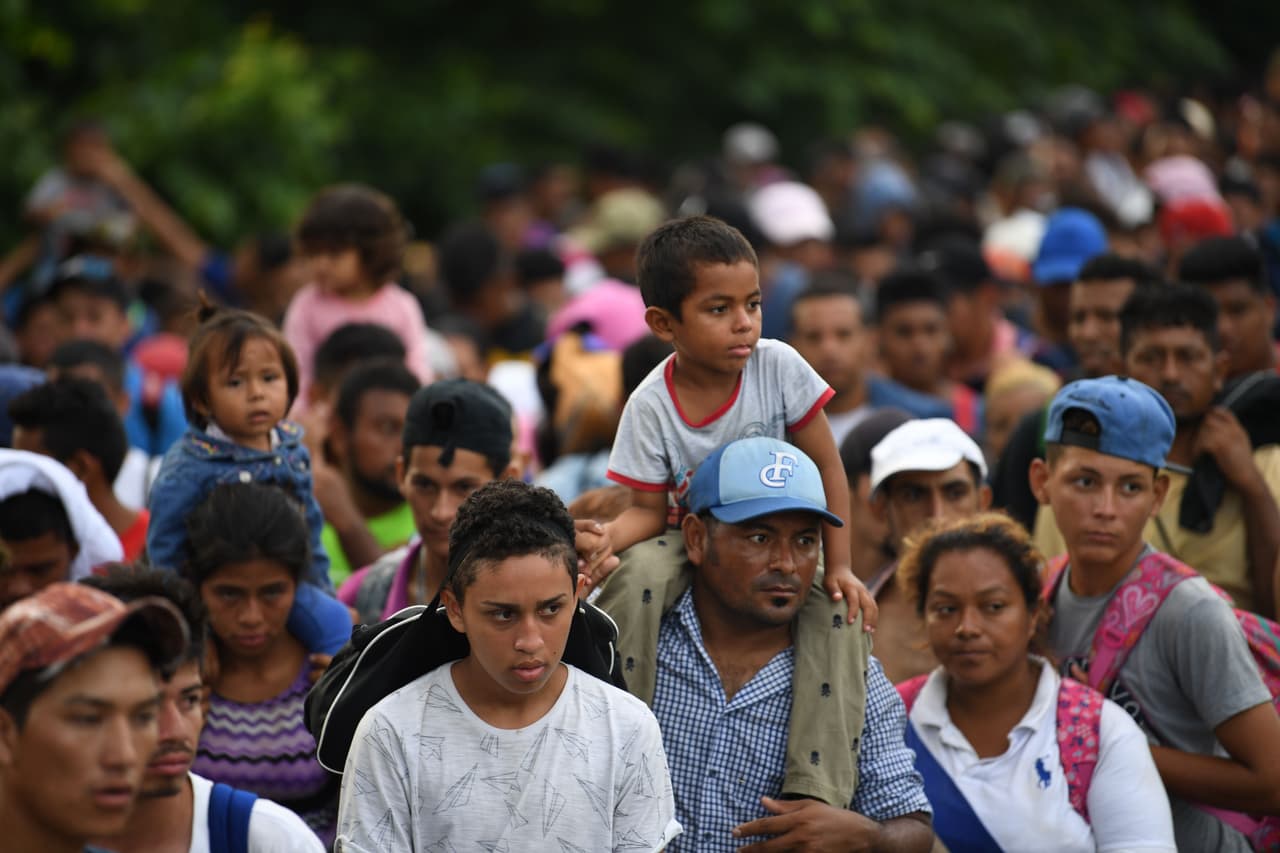 Nueva caravana sale de Tapachula rumbo al sur de Estados Unidos en busca de asilo