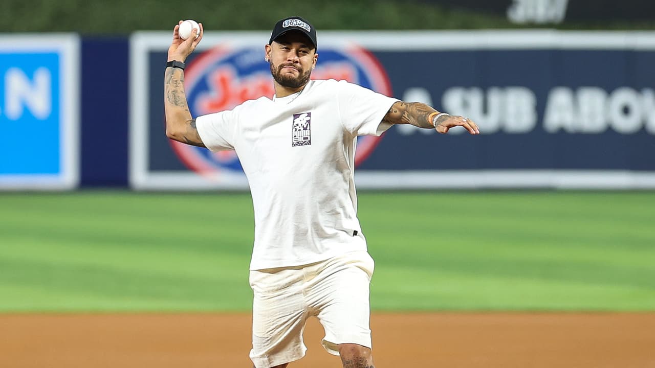 Neymar lanza la primera bola de Miami Marlins en el Opening Day