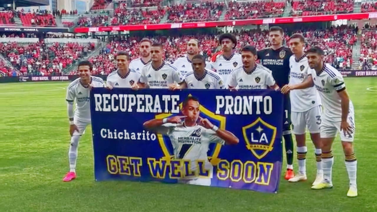 Daniel Aguirre dedica gol a Chicharito y el LA Galaxy muestra manta de apoyo