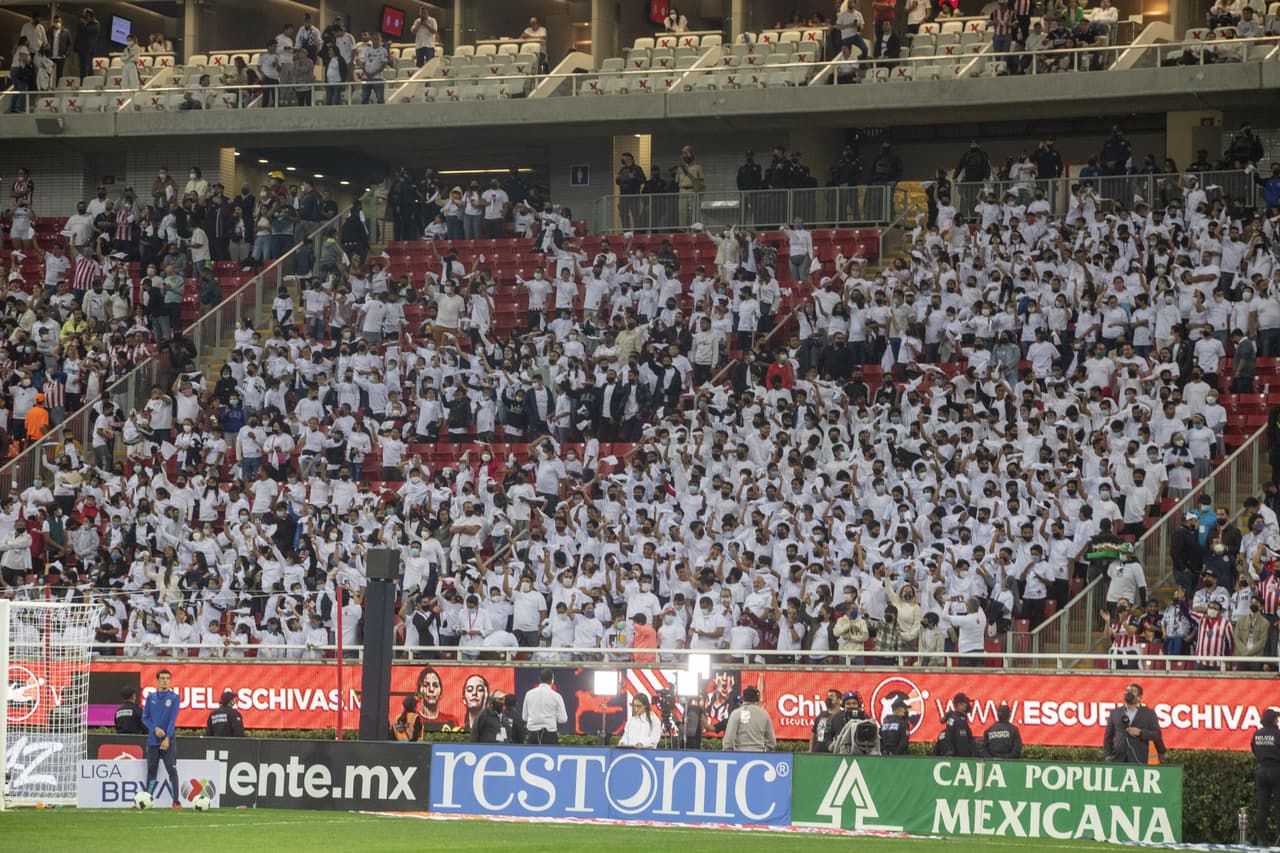 El Guadalajara y las Águilas brindaron un duelo poco espectacular en el Estadio Akron, aunque los locales tuvieron mejores oportunidades para marcar.