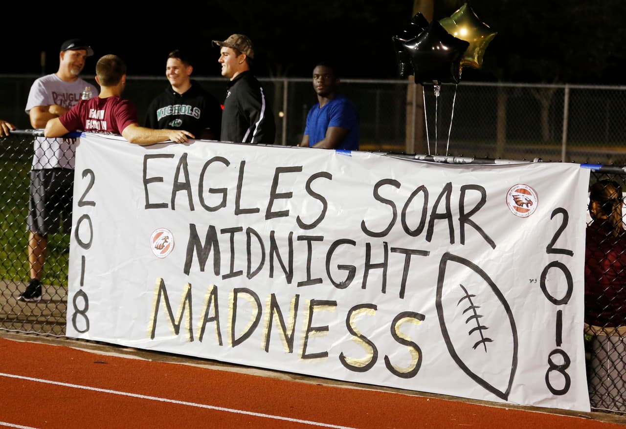 Algunas personas llegaron al entrenamiento que se realizó a la medianoche como parte del interés de hacer de esta una jornada especial.