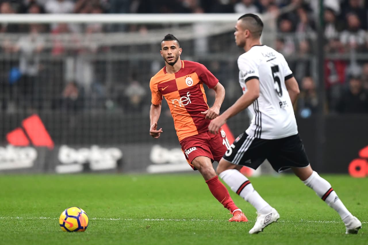 En Alemania se menciona la posibilidad de que el marroquí Younes Belhanda deje el Galatasaray con rumbo al Werder Bremen.