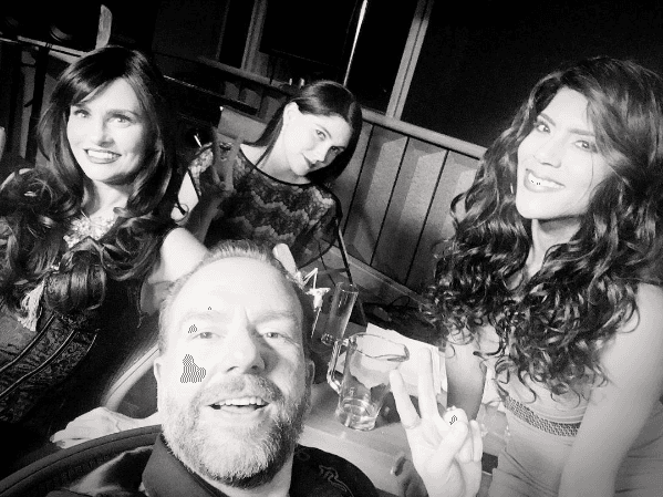 Parece que la Flor del Norte no se esconde tras las cámaras.