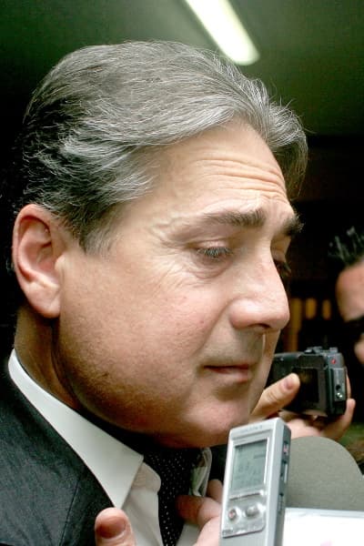 El 23 de junio del 2009 el actor falleció en la Ciudad de México dejando solos a su esposa y su hijo.