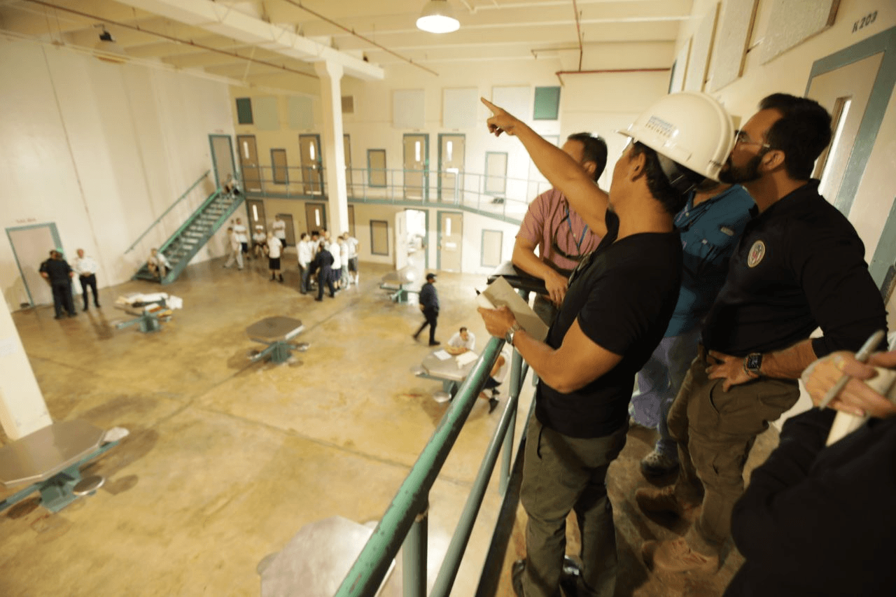 Experto en terremotos asegura que daños en instituciones del Complejo Correccional de Ponce no representan peligro.