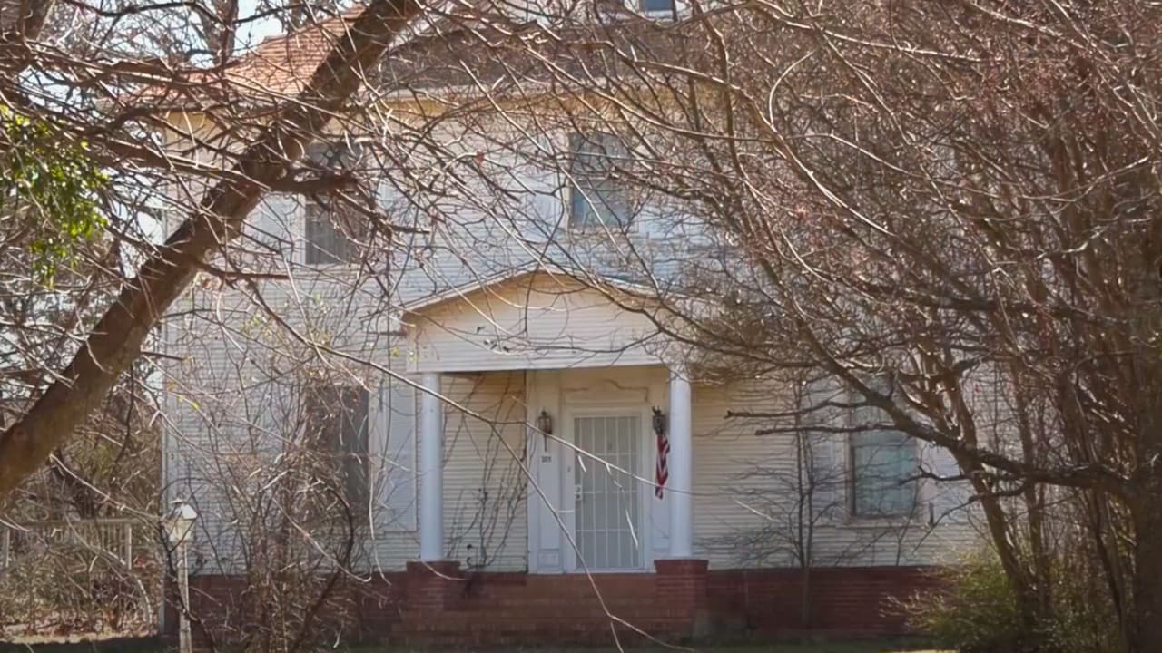 Hombre de 51 años mata a sus padres y se quita la vida en el norte de Texas, según la policía