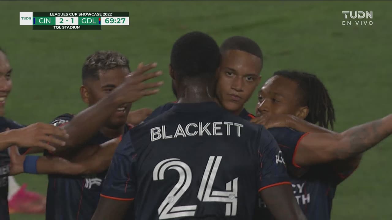 ¡Toman la ventaja! Harris mete tiro colocado y pone el 2-1