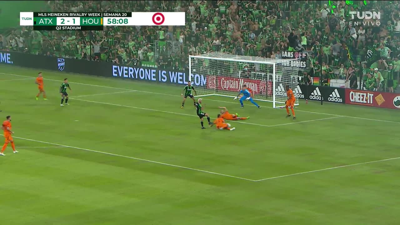 ¡TIRO ATAJADO! disparo por Ethan Finlay.