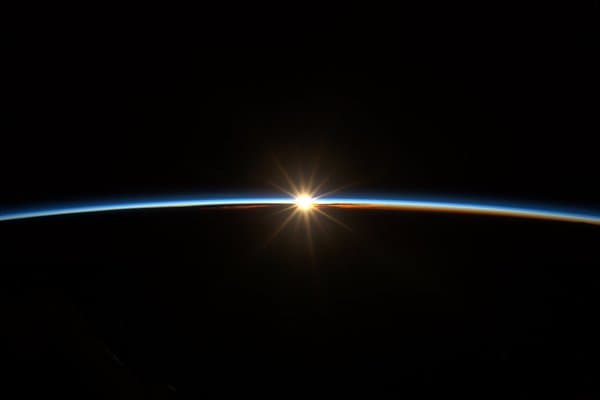 Scott Kelly —Feb 29: "Da un salto y explora nuevas posibilidades"