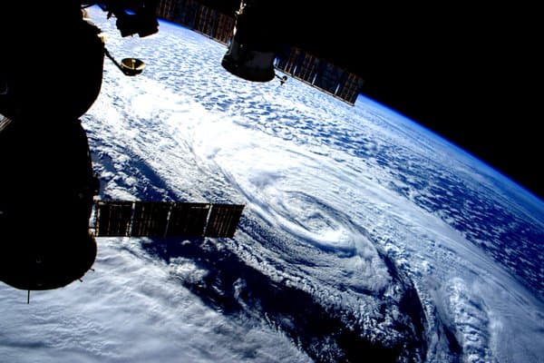 Así se ve una tormenta de nieve desde el espacio