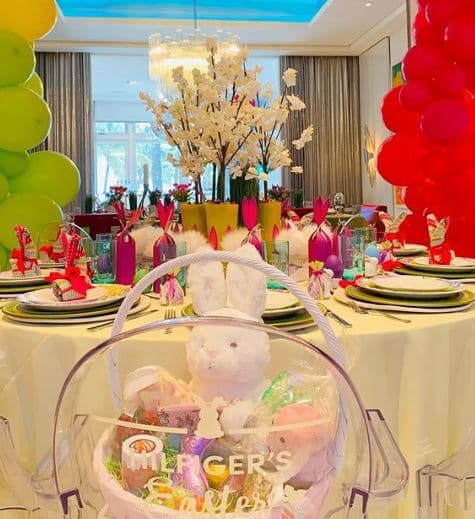 En la residencia de 
<b><a href="https://www.instagram.com/tommyhilfiger/" target="_blank">Tommy Hilfiger</a></b>, Thalía no dejó de capturar cada detalle de esta celebración.