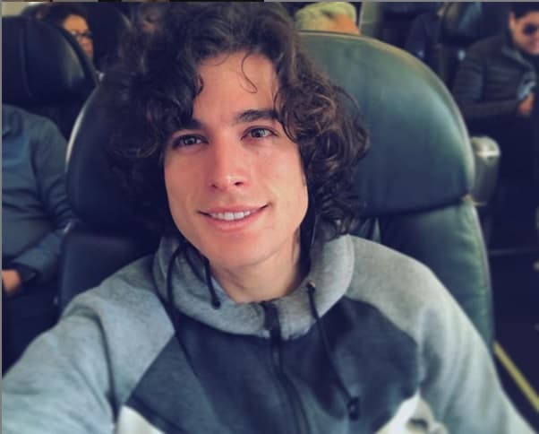 Danilo Carrera dio su postura sobre el '
<b>poliamor</b>', un tipo de relación abierta en donde una persona puede involucrarse con varias parejas a la vez.