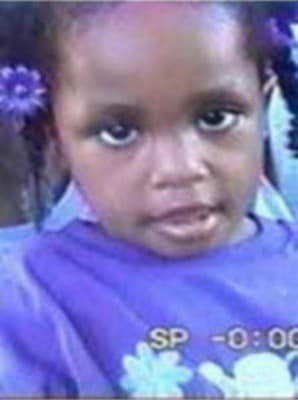 <h3 class="cms-H3-H3">Diamond Yvette Bradley </h3>
<br>
<br>El 6 de julio de 2001, Diamond Yvette Bradley -de 3 años- fue reportada como desaparecida junto a su hermana mayor, Tionda Bradley al Departamento de Policía de Chicago, Chicago, Illinois. 
<br>
<br>De acuerdo con el testimonio de su madre, 
<a href="https://www.fbi.gov/wanted/kidnap/diamond-yvette-bradley" target="_blank">se encontró una nota escrita por Tionda, que decía que las dos niñas iban a la tienda.</a> Una búsqueda exhaustiva del área y el vecindario circundante arrojó resultados negativos.
<br>
<br>El FBI está ofreciendo una recompensa de hasta 10,000 dólares por información sobre el paradero de las dos menores. 
<br>
<br>En la actualidad, Diamond tiene 23 años.