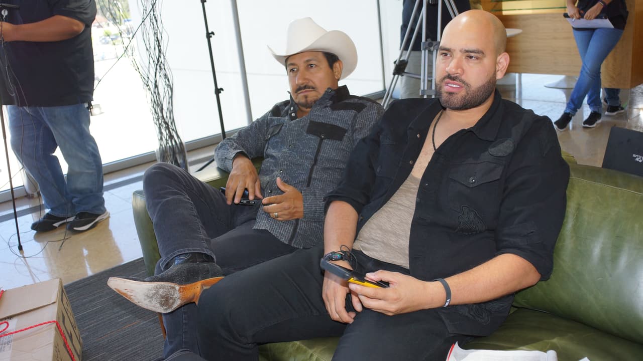 Detrás de cámaras con 'El Bueno, La Mala y El Feo'.