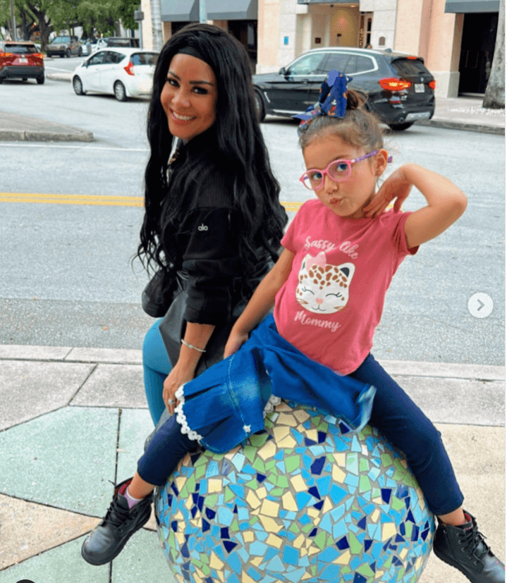 Carolina Sandoval y su hija Amalia