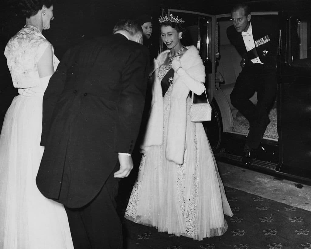 La
<b> reina Isabel y el duque de Edimburgo </b>se conocieron en julio de 1939. Pero, se casaron hasta el 20 de noviembre de 1947, en la Abadía de Westminster, Londres, ante 2.000 invitados.