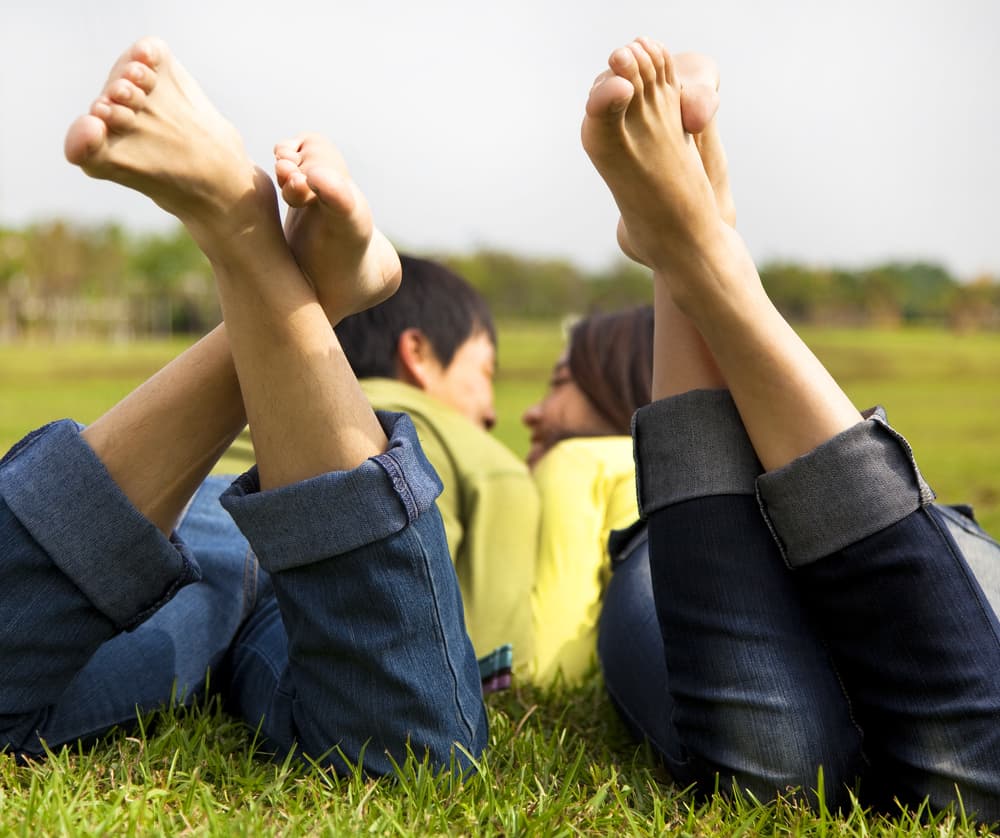Te sientes muy bien por el rumbo que está tomando una relación sentimental y disfrutas de más tranquilidad y paz interior. Hay un tono diferente en tu manera de ver la realidad y estás empezando a considerar seriamente la posibilidad de un compromiso amoroso más estable.
<br>
<br>Por Profesor Zellagro