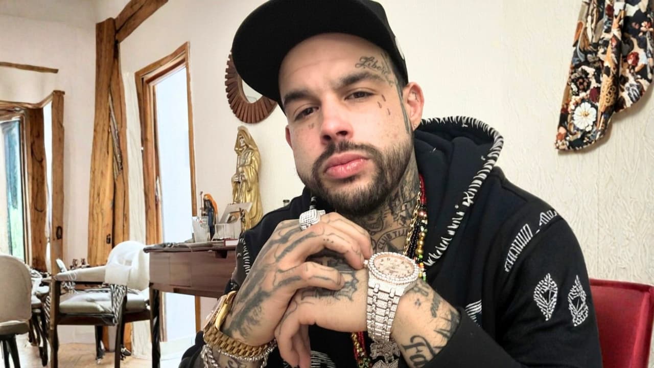 Emiliano Aguilar abandona rueda de prensa y se arma el zafarrancho