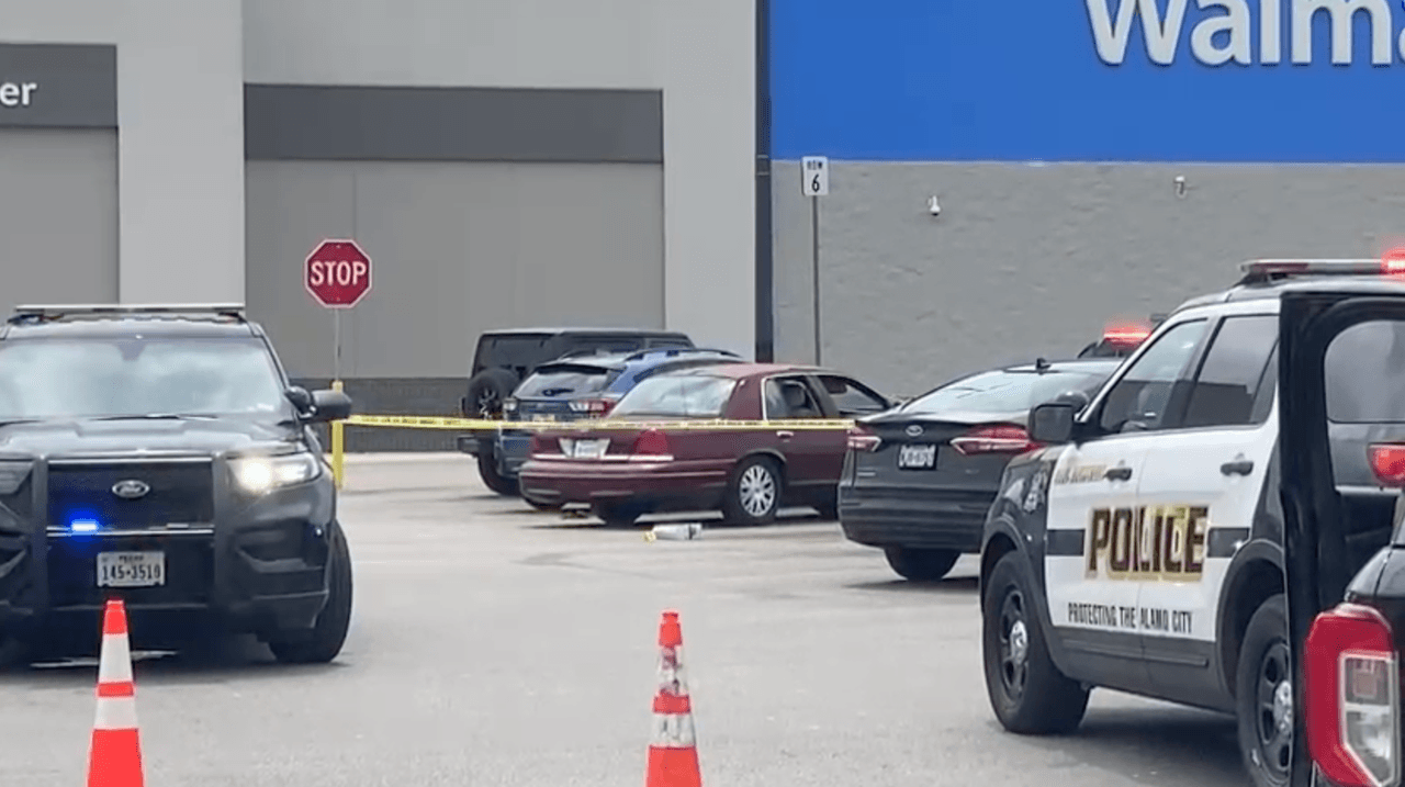  Se desata tiroteo en estacionamiento del Walmart ubicado en la West Military 