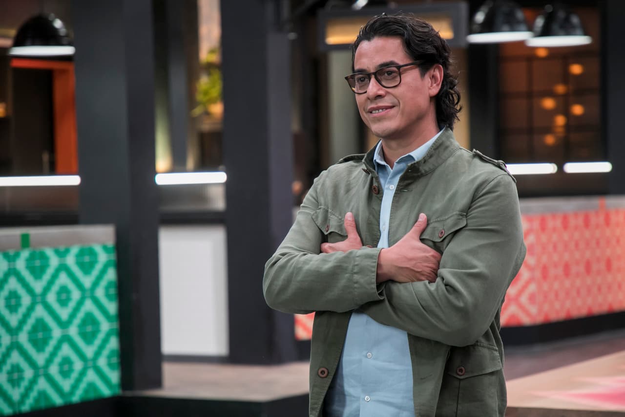 Llegó a Chicago, donde, con tal de aprender a cocinar de manera profesional, comenzó a trabajar como lavaplatos. Lo logró y abrió su primer restaurante, Mexique, en aquella ciudad. En el Caribe mexicano inauguró Ha.