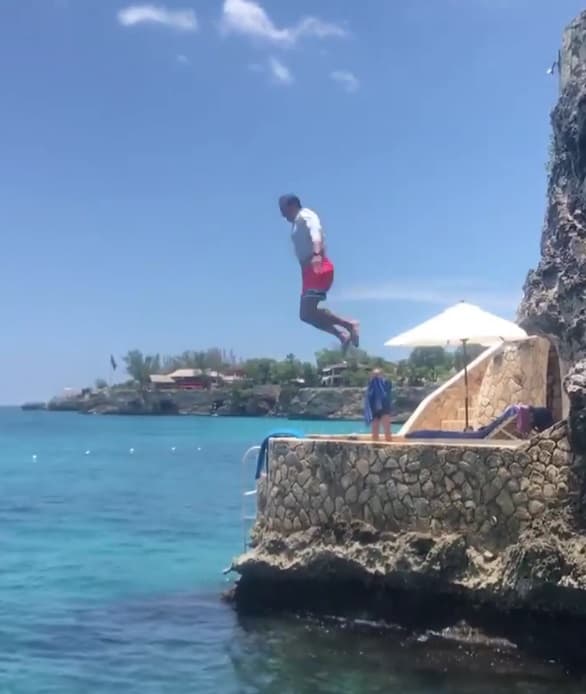 Además del lado romántico, la personalidad intrépida de Alan también despertó en la mini escapada: "No hay miedo, 33 pies o 10 metros, sea cómo sea, sí sentí 'ñáñaras', ¿se atreverían?".