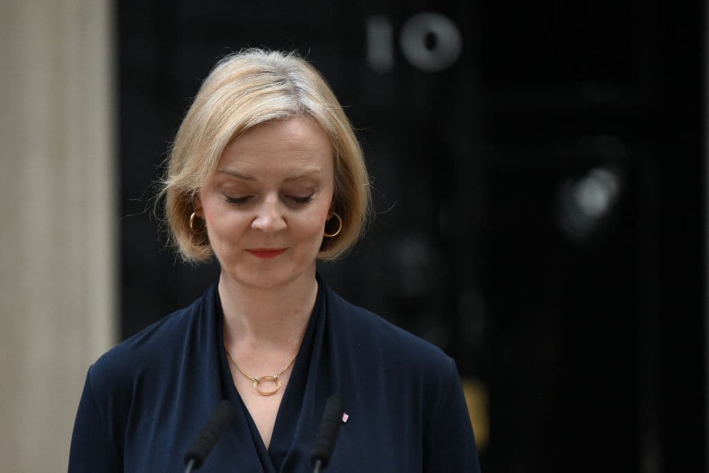 Liz Truss renuncia como primera ministra de Reino Unido 45 días después de haber asumido el cargo