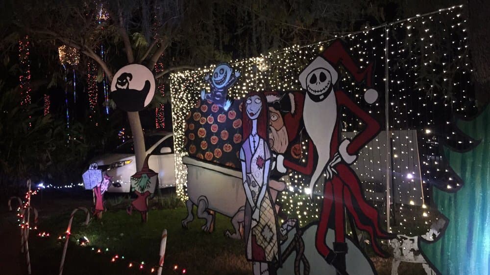 El paseo esta abierto desde este fin de semana y hasta año nuevo. En días de semana el transito es permitido hasta las 10 p.m y los fines de semana hasta las 11 p.m
<br>
<br>