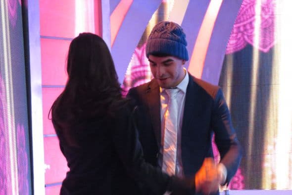 Víctor sacó a bailar a Virginia.