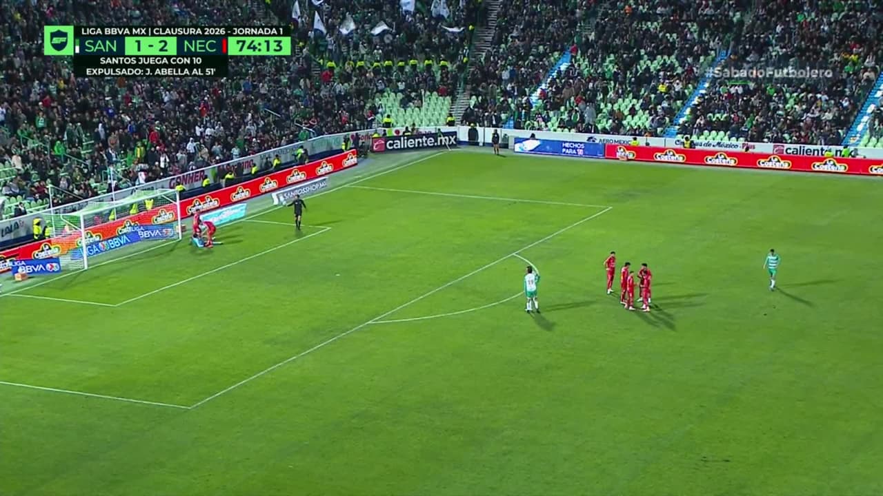 ¡TIRO ATAJADO! disparo por Lucas Di Yorio.