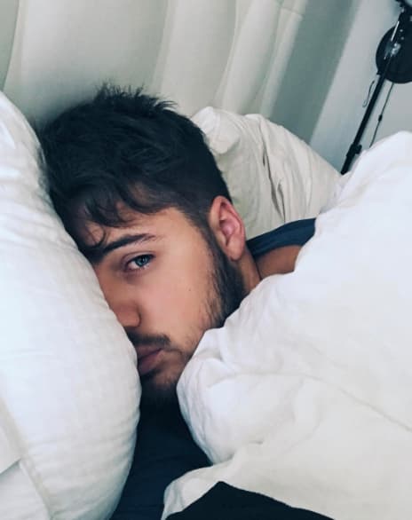 William también tiene sus días malos, pero les sonríe y sigue hacia adelante.