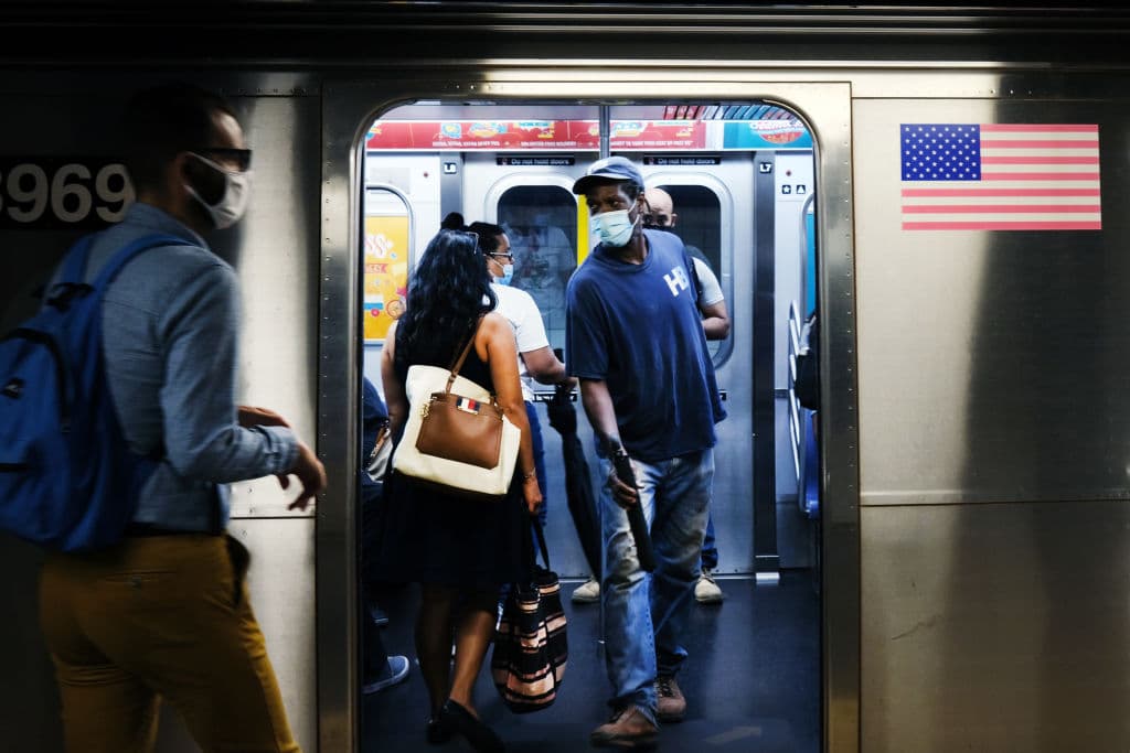 La MTA te multará con $50 por no usar cubrebocas en el transporte público