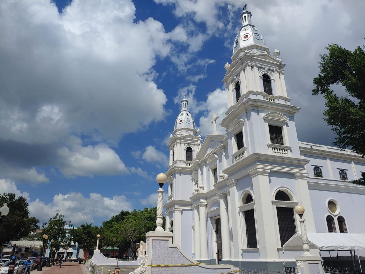 "La conclusión de que tiene que ser demolido en mi opinión es prematura" dijo Badillo.