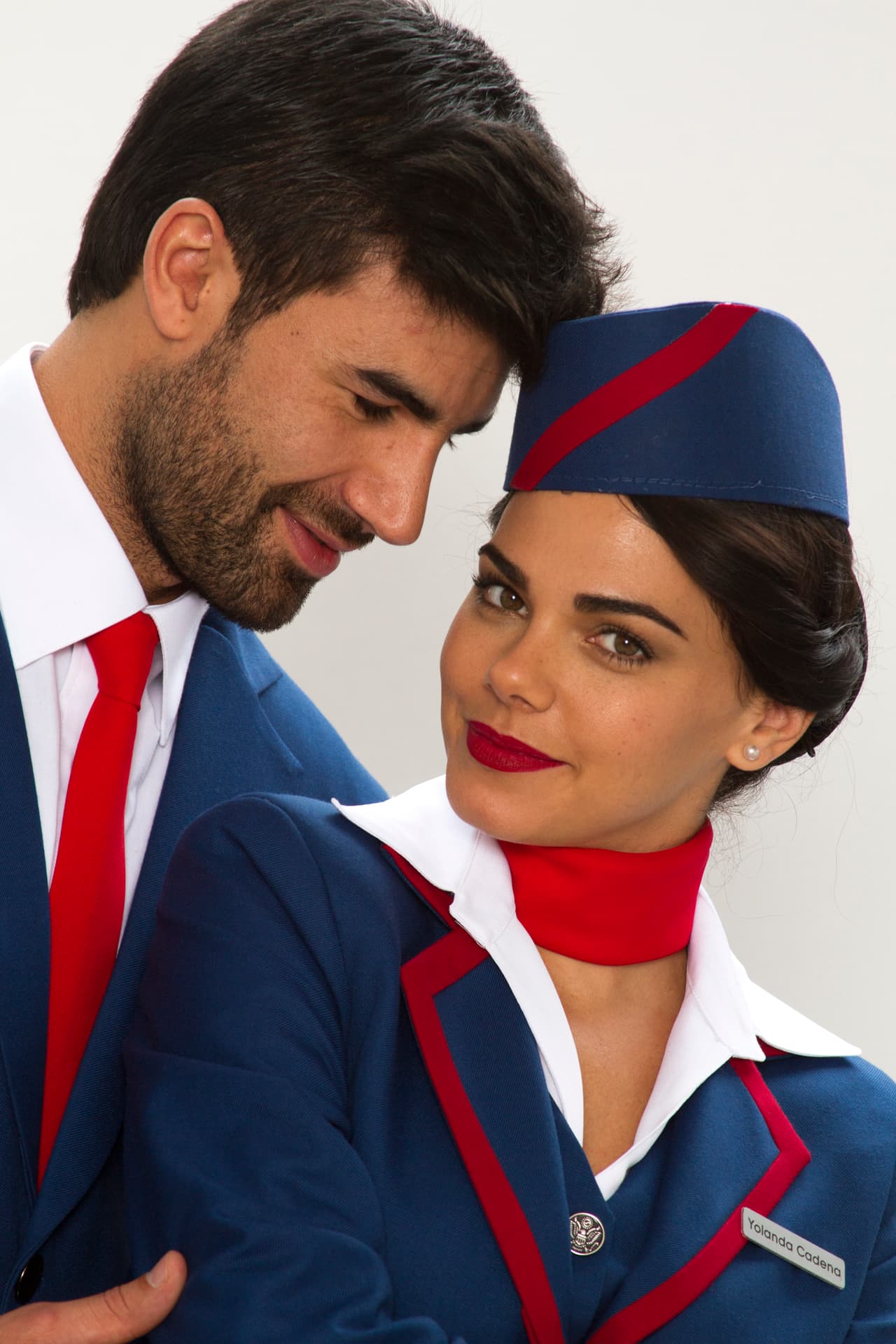 Nadie sabe que es un infiltrado de la DEA, pues una novia de su pasado murió en Miami, víctima de una sobredosis de cocaína. Desde entonces se ha dedicado a combatir el narcotráfico.