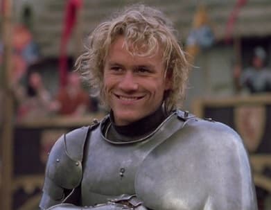 El fallecido Heath Ledger protagonizó en 2001 la cinta 'A Knights Tale' ('Corazón de Caballero'), una película de escuderos ingleses ambientada en el siglo XIV. El filme cierra con el muy conocido tema 'You Shook Me All Night Long'.