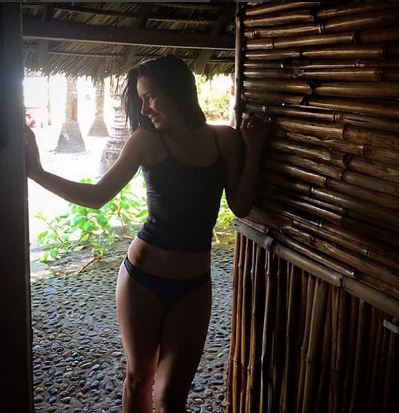 La actriz es súper natural, pero no pierde su toque de sensualidad.