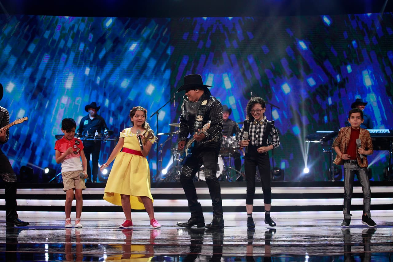 Ahora sí, Sofía, Kenneth, Taisia y Kevin estaban en el escenario, listos para cantar 'Que no quede huella'.