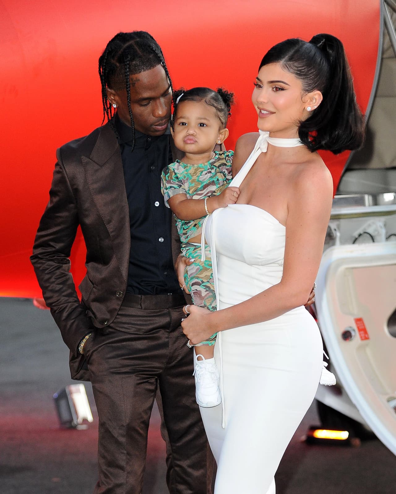 De acuerdo con el 
<b><a href="https://www.dailymail.co.uk/tvshowbiz/article-7401583/Stormi-Webster-18-months-makes-red-carpet-debut-parents-Look-Mom-Fly-premiere.html">Daily Mail</a></b>, el nombre de Stormi
<b> </b>aparece en los créditos del documental 
<b>como productora</b>.