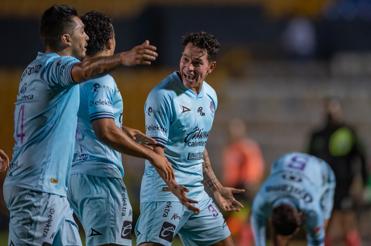 Tigres se queda con 10 hombres desde el minuto 10 y Mazatlán no desaprovecha la superioridad y vencen 1-2 a Tigres. Los felinos bajan a la doceava posición y Mazatlán sube a la octava, todo queda a la espera de otros resultados.