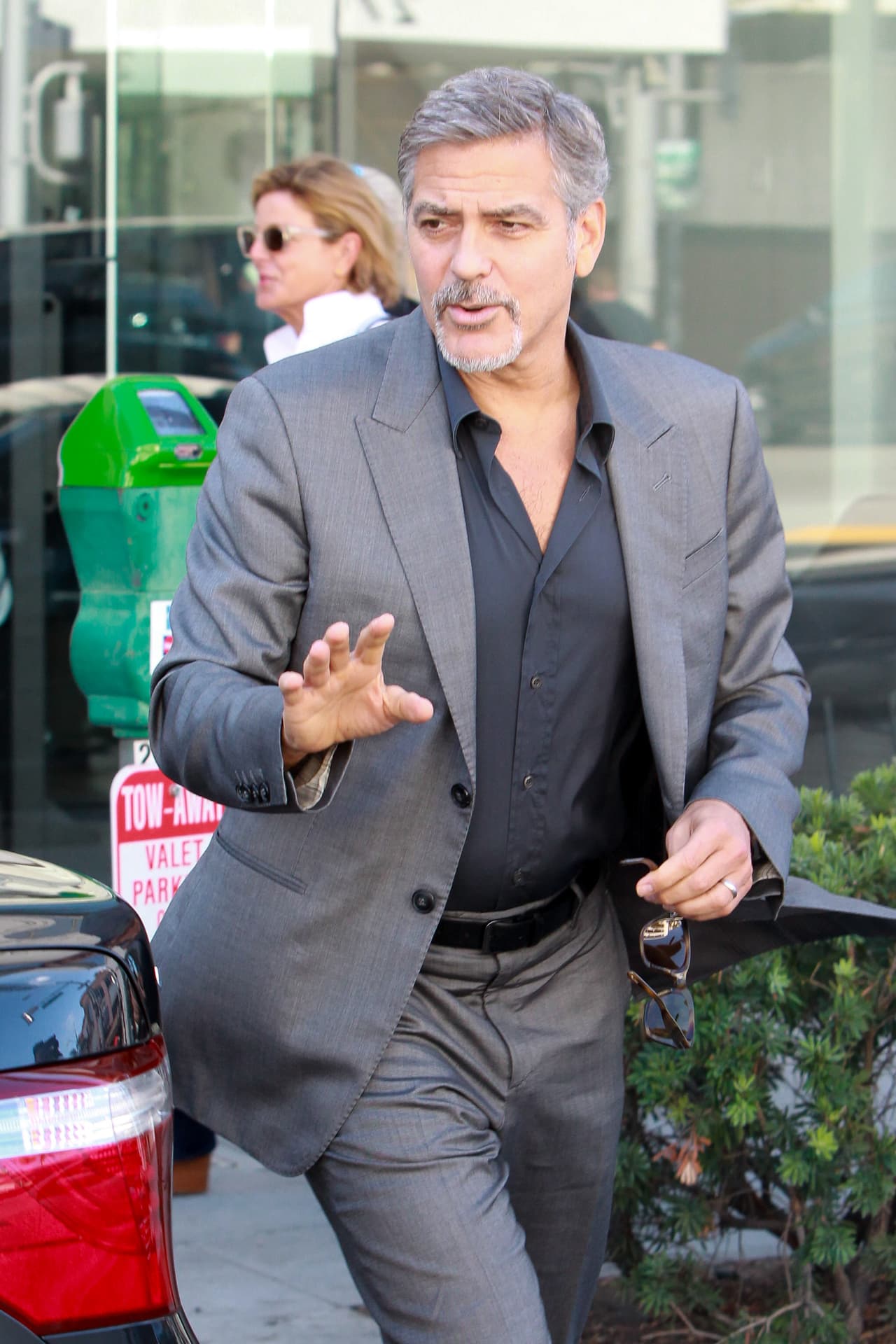 La pareja disfrutó de un romántico 'lunch date' en un glamoroso restaurante de Beverly Hills.