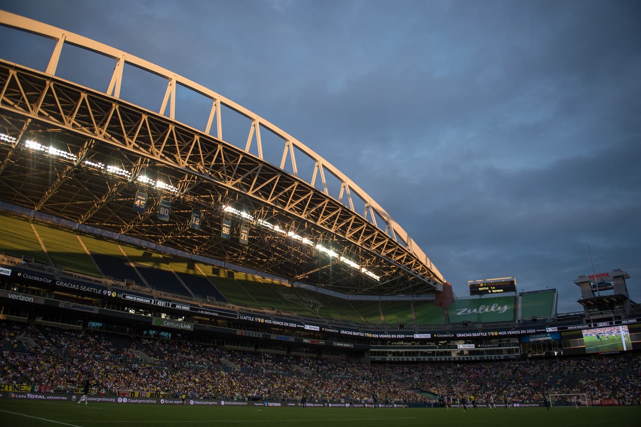 La asistencia mejoró para el segundo juego del sábado en la Colossus Cup entre Chivas y Boca Juniors en el Century Link Field Stadium de Seattle, Washington.