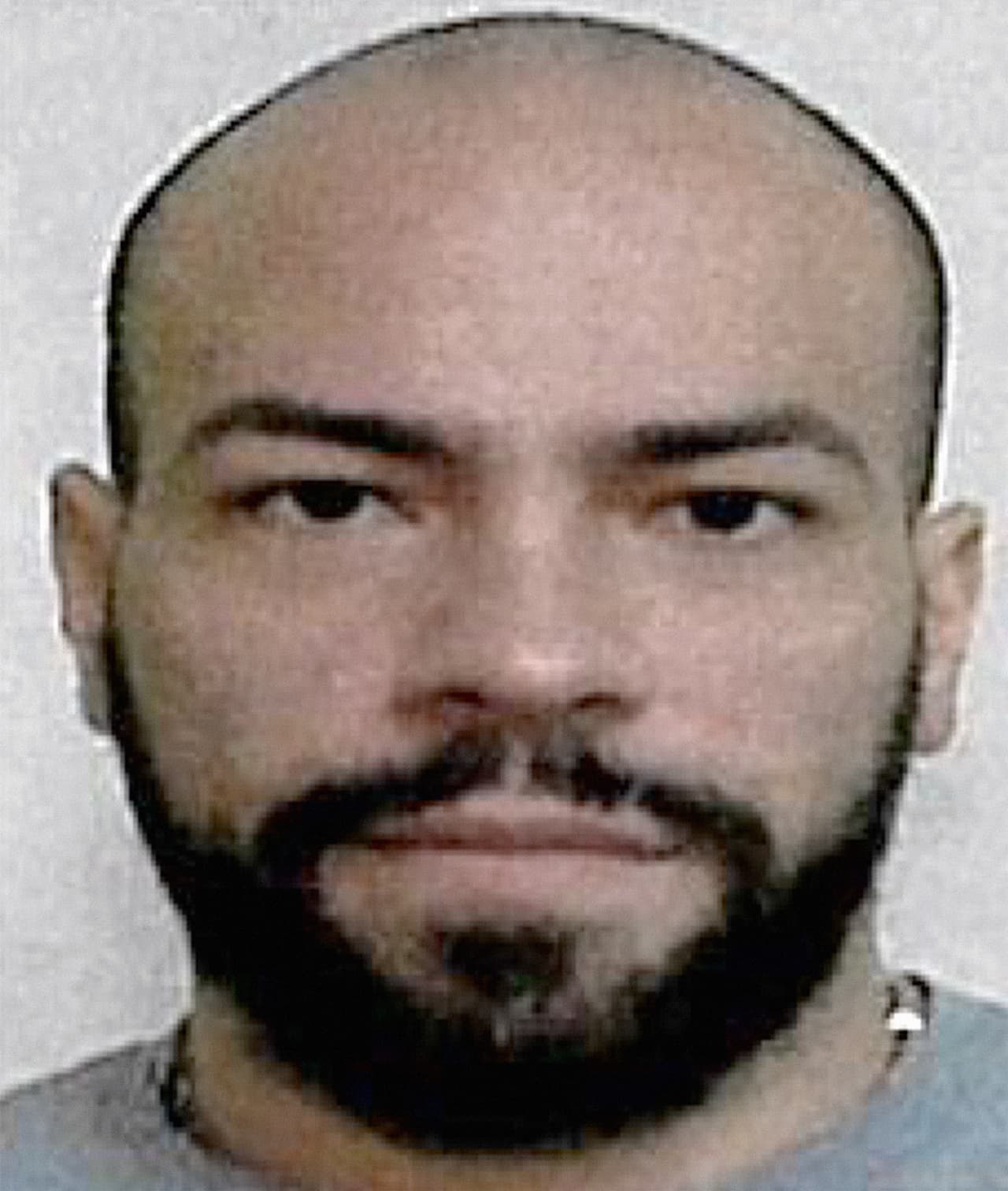 Emilio Rafael Cruz Camacho de Arecibo. Buscado por Asesinato y Ley de Armas con una fianza de $600,000.