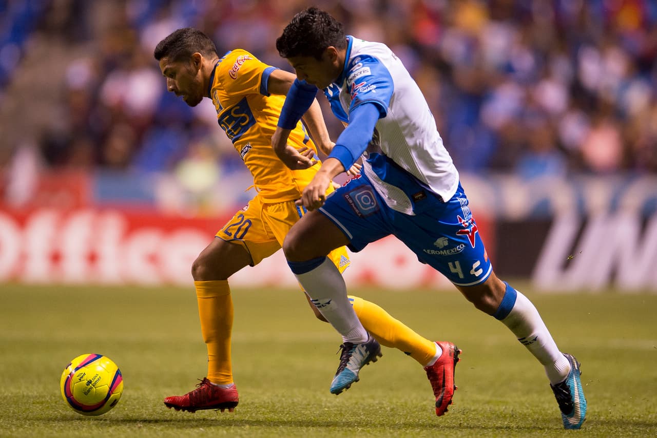 El duelo inicio tenso, pero a buen ritmo pese a ser la fecha uno del primer torneo del 2018. Ambos conjuntos necesitan iniciar enseñando sus condiciones y así lo hicieron.